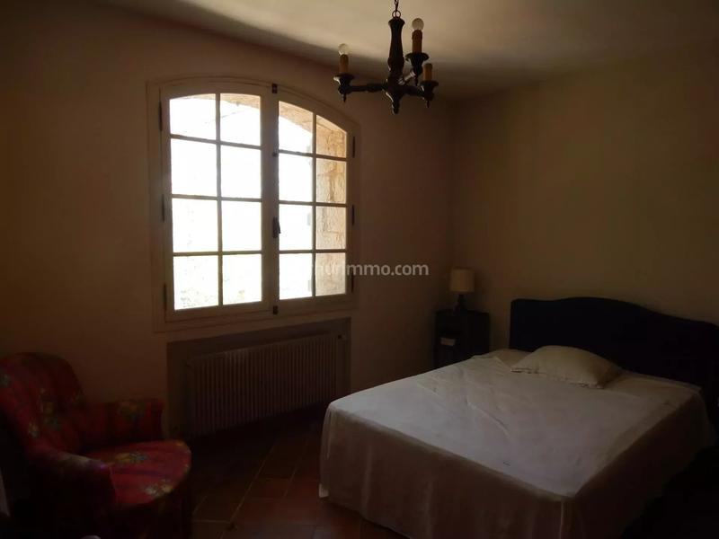 Maison - 225 m² - 7 pièces