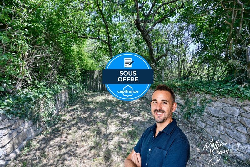 Terrain constructible - 909 m²