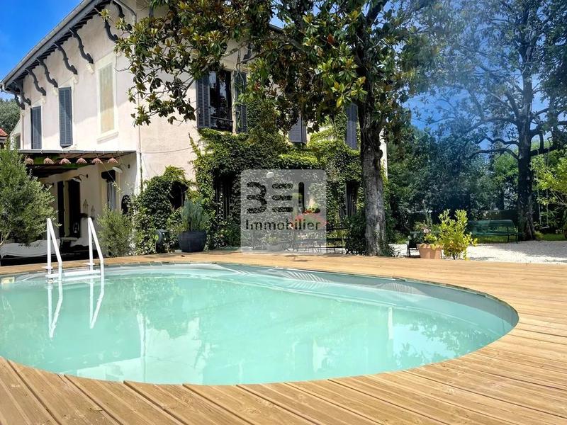 Maison de maîtres - 182 m² - 6 pièces