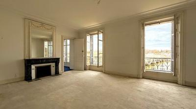 Appartement - 177 m² - 7 pièces