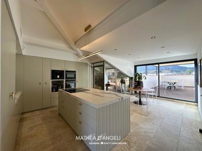 Appartement - 155 m² - 4 pièces