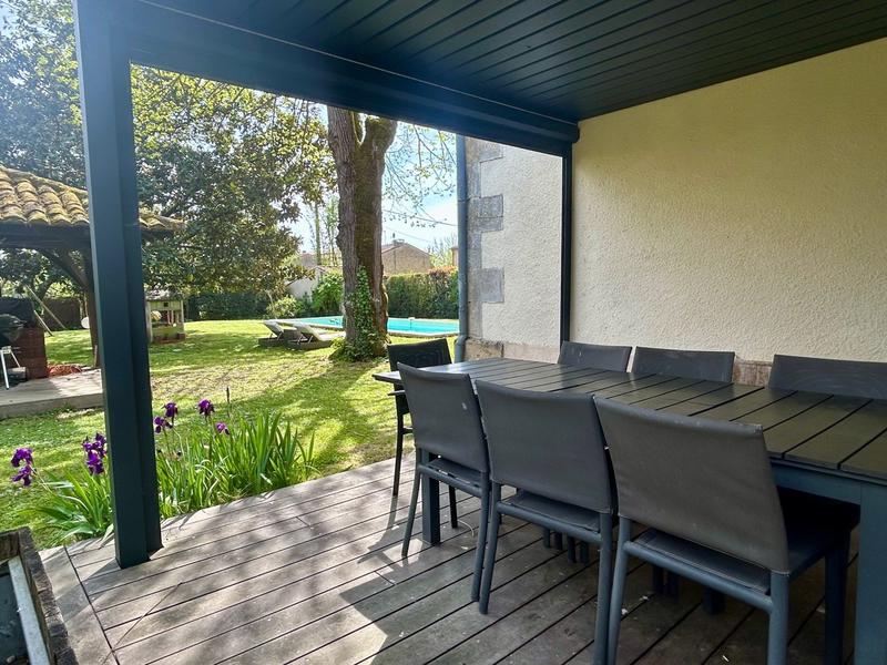 Maison - 215 m² - 7 pièces