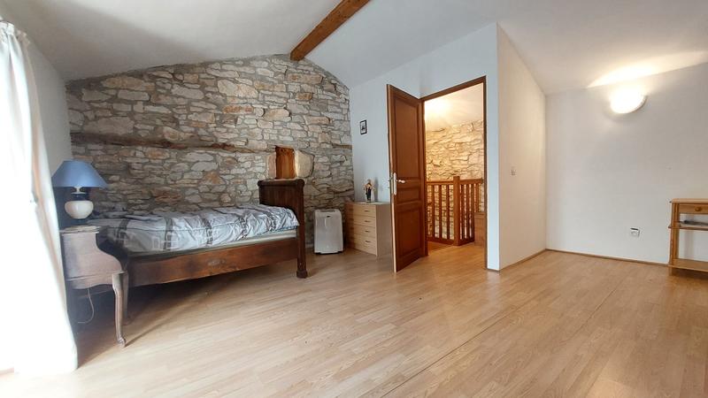 Maison - 326 m² - 15 pièces