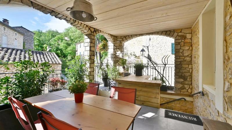 Maison en pierre - 140 m² - 5 pièces
