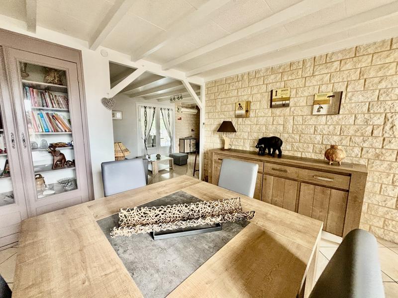 Maison traditionnelle - 188 m² - 6 pièces