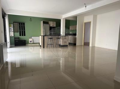 Appartement - 99 m² - 5 pièces