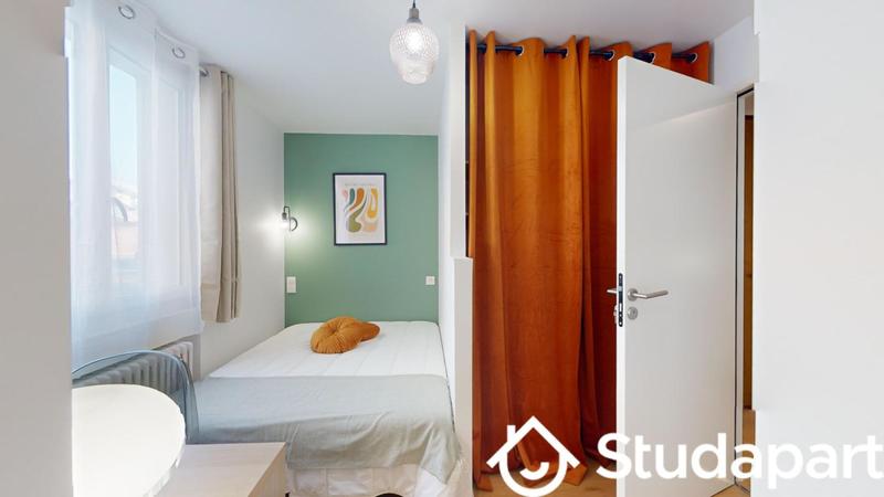 Chambre - 11 m² - 1 pièce