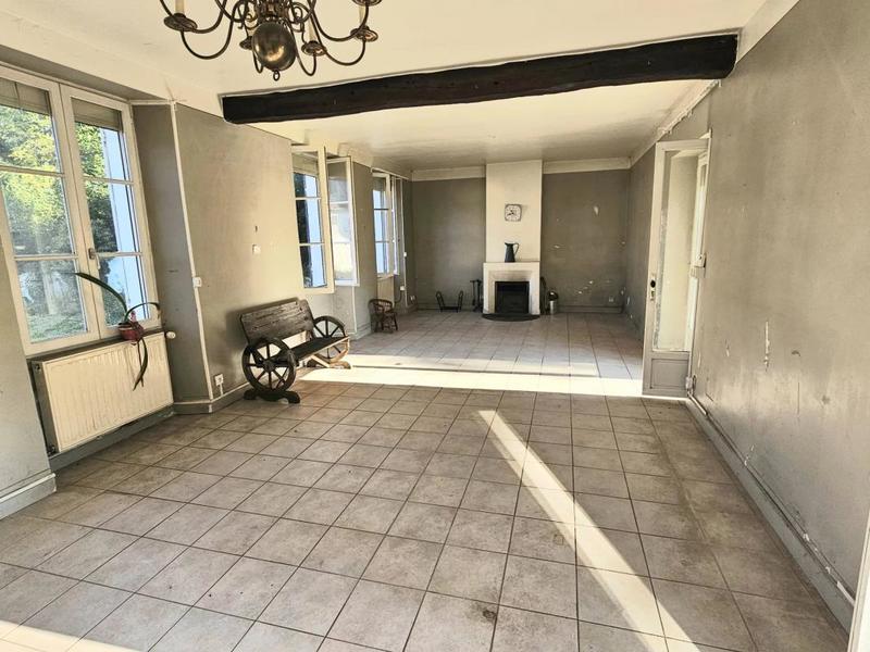 Maison - 243 m² - 9 pièces