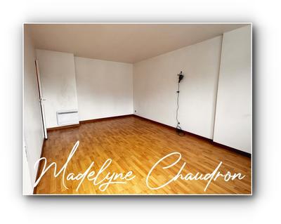 Studio - 30 m² - 1 pièce