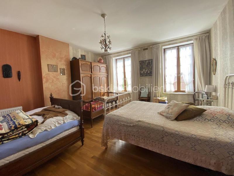 Maison ancienne - 195 m² - 8 pièces