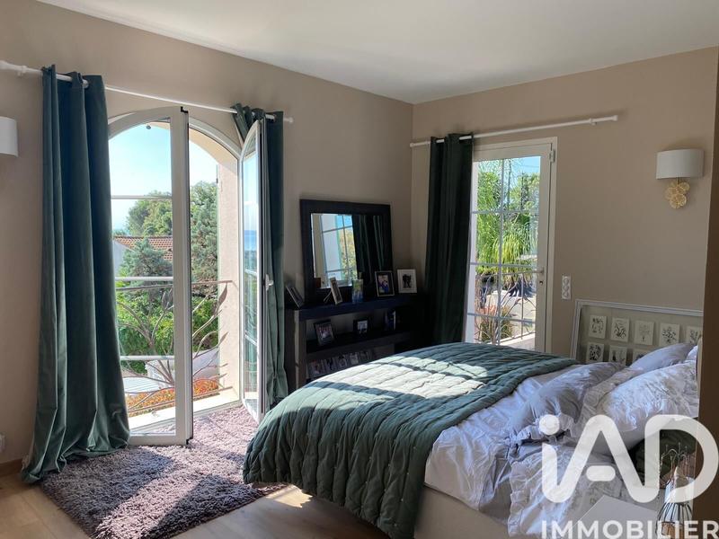 Maison - 192 m² - 6 pièces