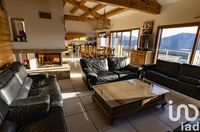 Châlet - 356 m² - 7 pièces