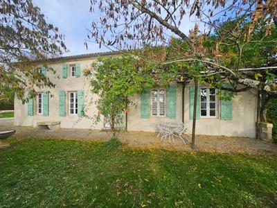 Maison - 295 m² - 8 pièces