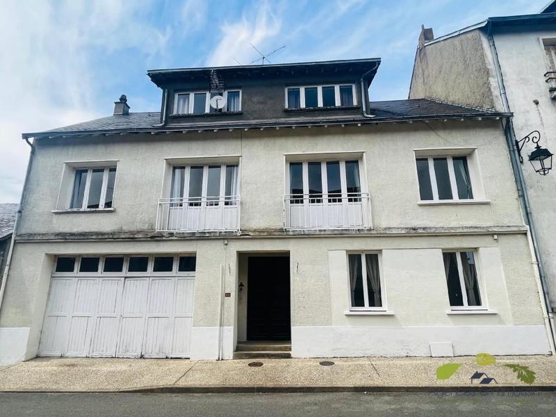 Maison - 206 m² - 10 pièces