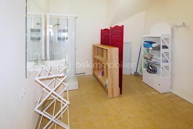 Demeure - 250 m² - 7 pièces