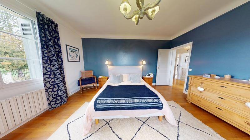 Maison - 230 m² - 6 pièces