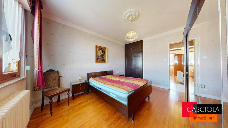 Maison traditionnelle - 104 m² - 5 pièces