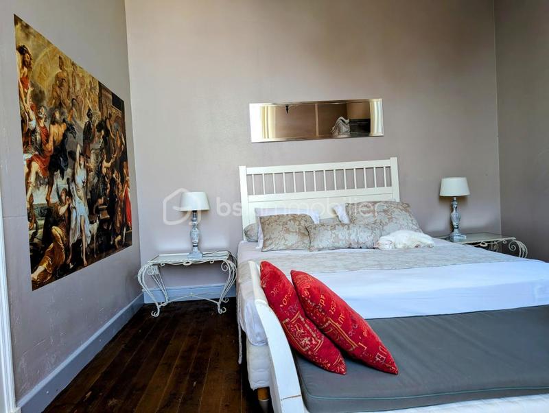 Maison - 296 m² - 9 pièces