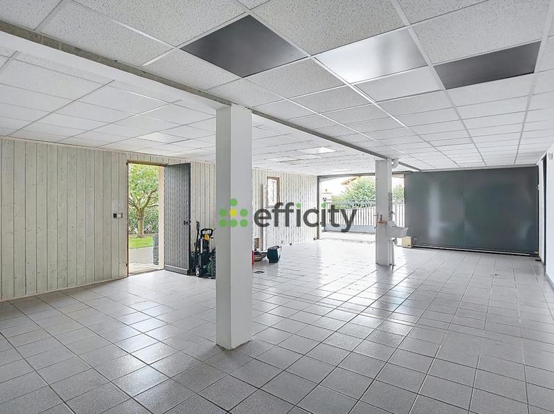 Maison - 205 m² - 8 pièces