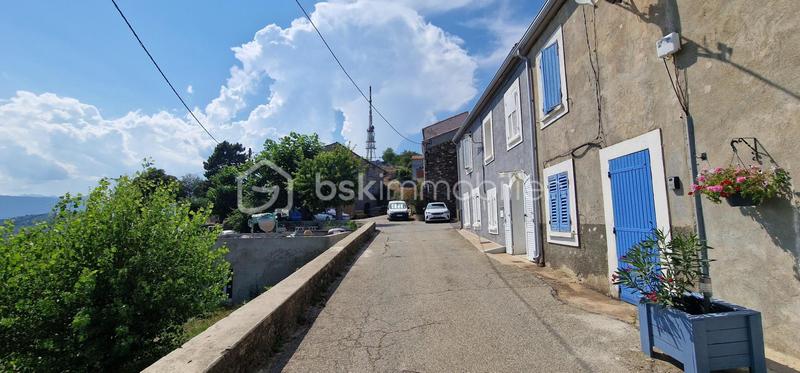 Maison de village - 87 m² - 4 pièces