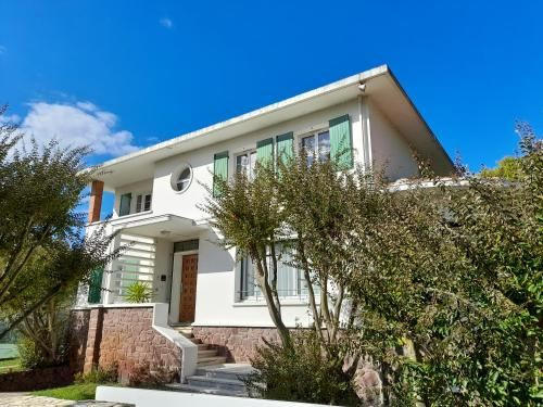 Maison - 195 m² - 7 pièces