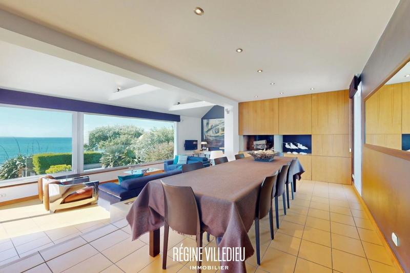 Maison - 198 m² - 8 pièces