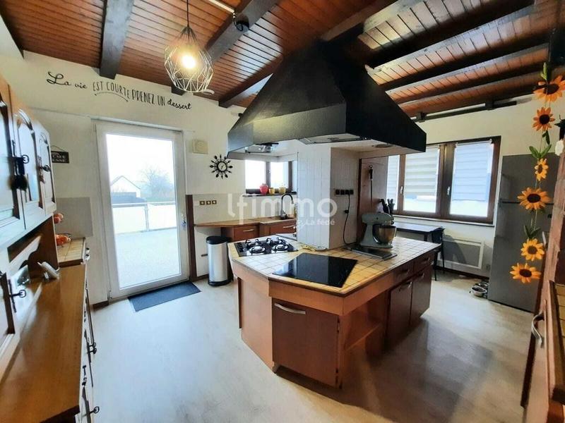 Maison - 211 m² - 7 pièces