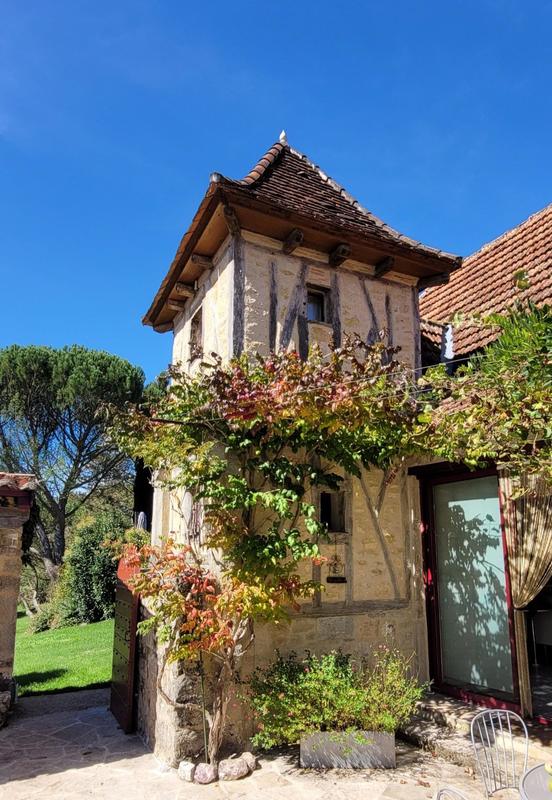 Maison - 365 m² - 8 pièces