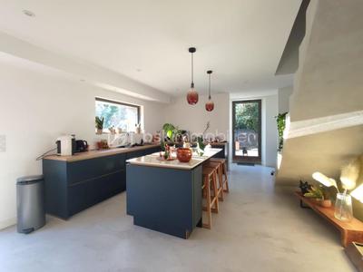 Corps de ferme - 315 m² - 10 pièces