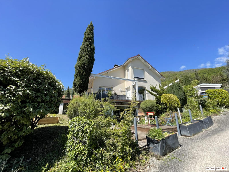 Villa - 181 m² - 8 pièces