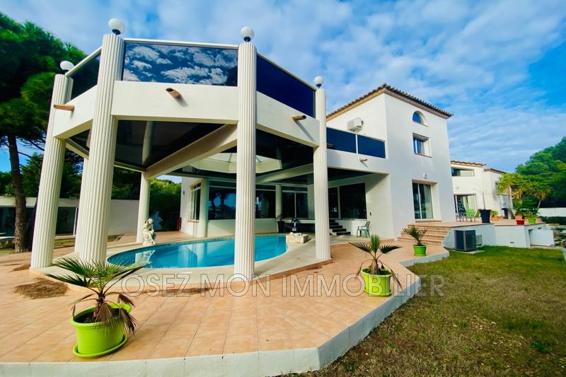 Villa - 340 m² - 9 pièces