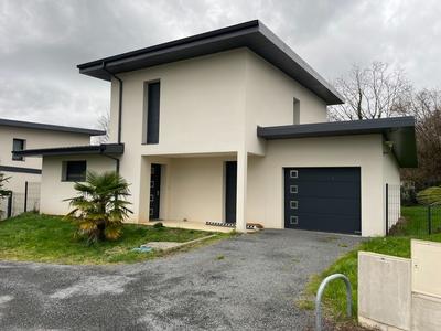 Maison - 108 m² - 5 pièces