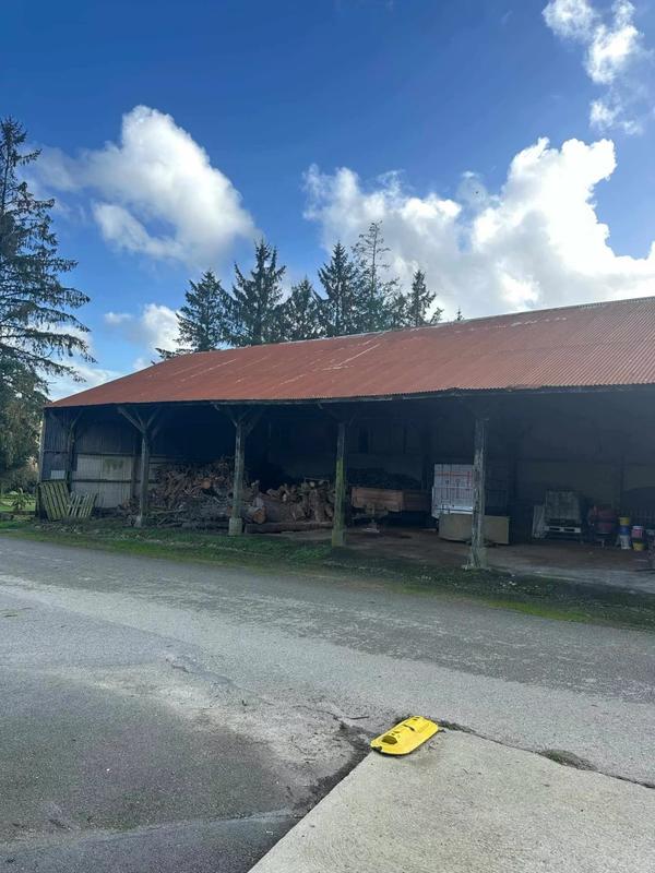 Hangar - 325 m² - 2 pièces