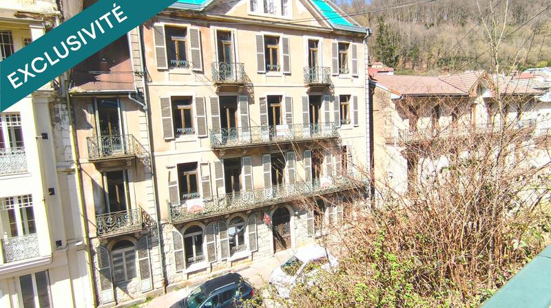 Local commercial - 1 080 m² - 34 pièces