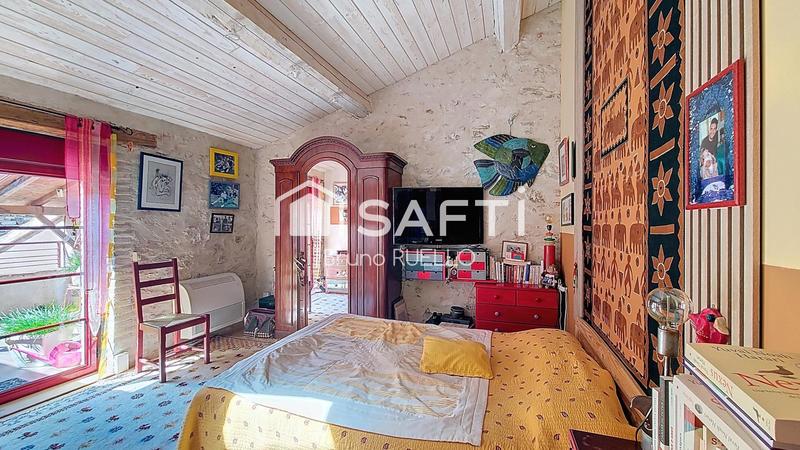 Maison - 270 m² - 9 pièces