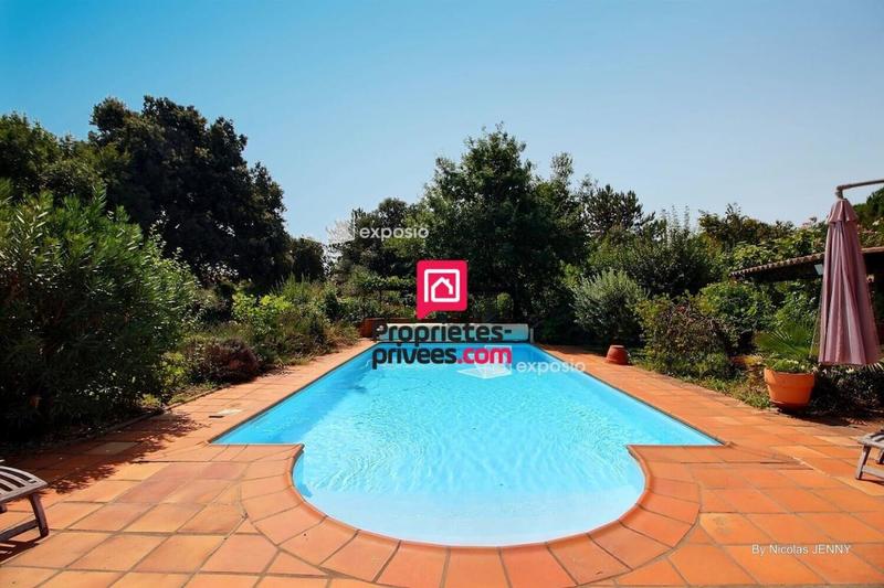 Maison - 227 m² - 6 pièces