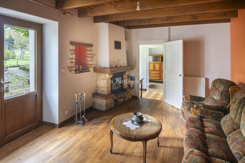 Propriété - 240 m² - 12 pièces