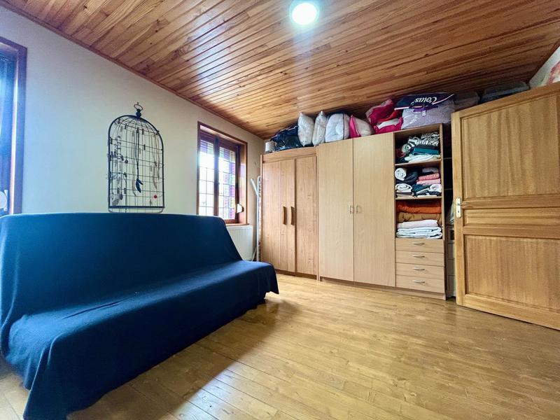 Maison - 323 m² - 6 pièces