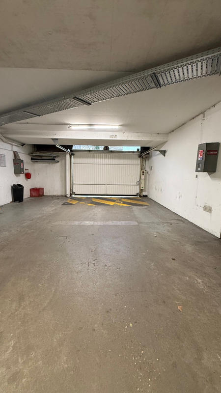 Parking / Garage - 12 m²