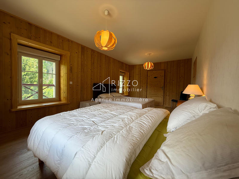 Maison - 196 m² - 8 pièces