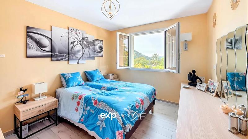 Maison - 94 m² - 4 pièces