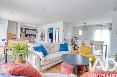 Maison - 180 m² - 8 pièces