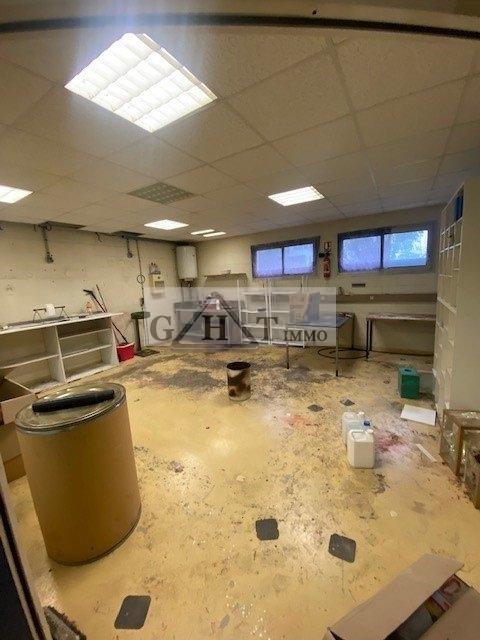 Entrepôt - 440 m²