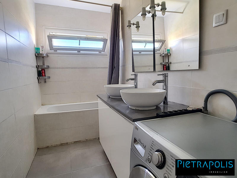 Appartement - 70 m² - 3 pièces