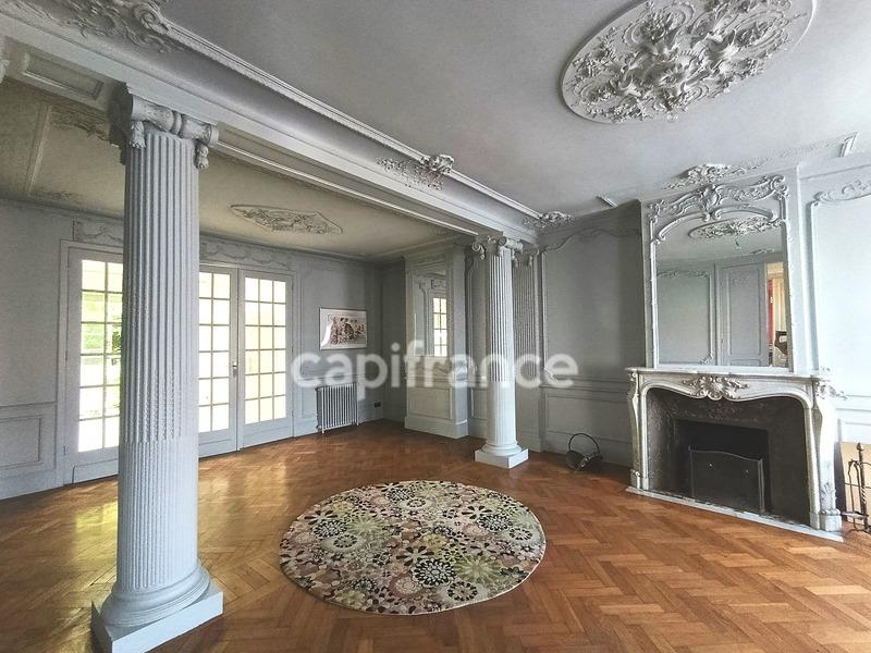 Maison bourgeoise - 330 m² - 10 pièces