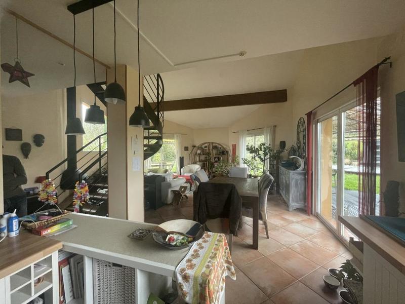 Maison - 160 m² - 7 pièces