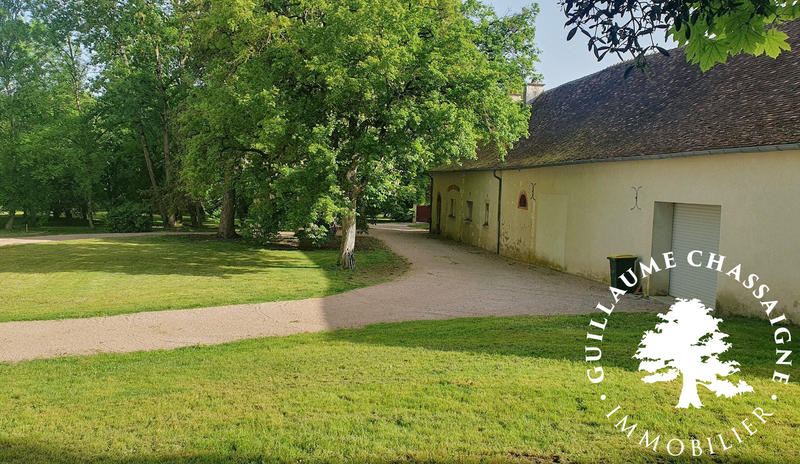 Maison traditionnelle - 220 m² - 7 pièces