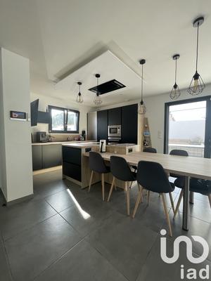 Maison - 94 m² - 4 pièces