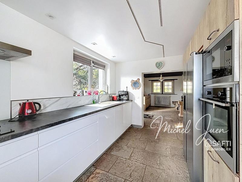 Maison - 253 m² - 5 pièces