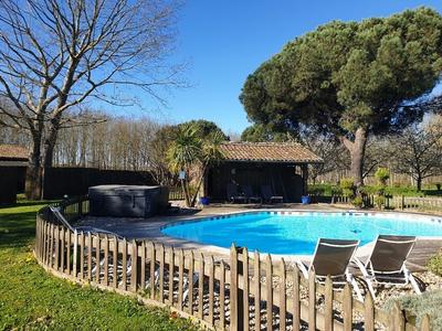 Maison - 186 m² - 8 pièces